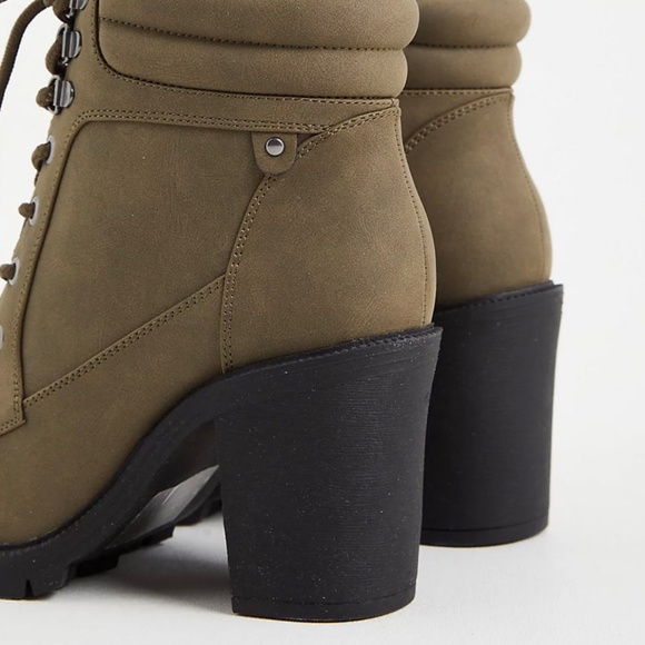 NWOT Torrid Olive Green Faux Leather Lace-Up Hiker Boot 9WW - Picture 13 of 15